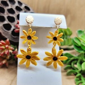 HAND CRAFTED Sunflower earrings